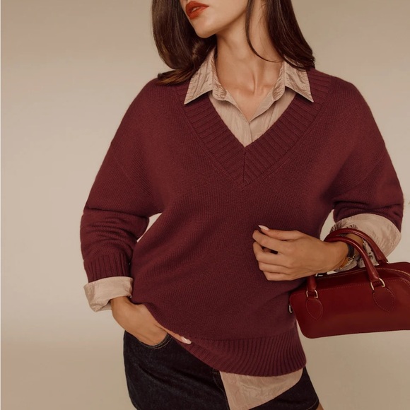 Reformation Jadey Cashmere Oversized V-neck Sweater - Picture 3 of 6